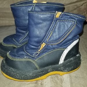 Cherokee brand size 7 baby/toddler boy snowboots
